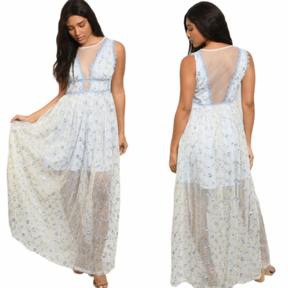 M BLUE WITH FLOWER PRINT EMBROIDERY DRESS NWT